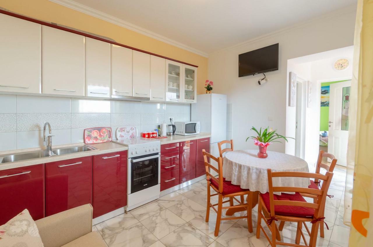 Apartments Daniela Zavalatica Extérieur photo